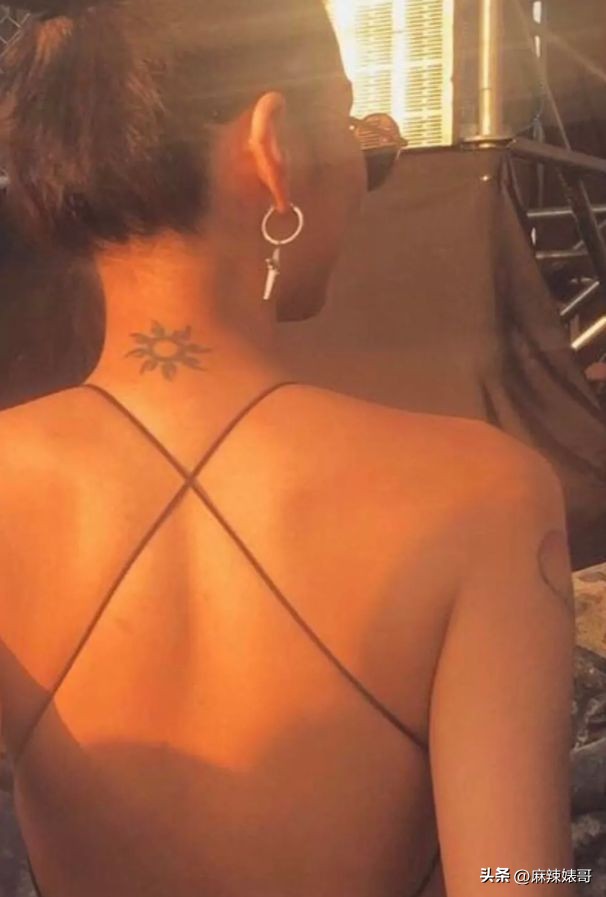 网红Naomi这3000字的小作文看得我脸红，没有羞耻心是真可怕啊