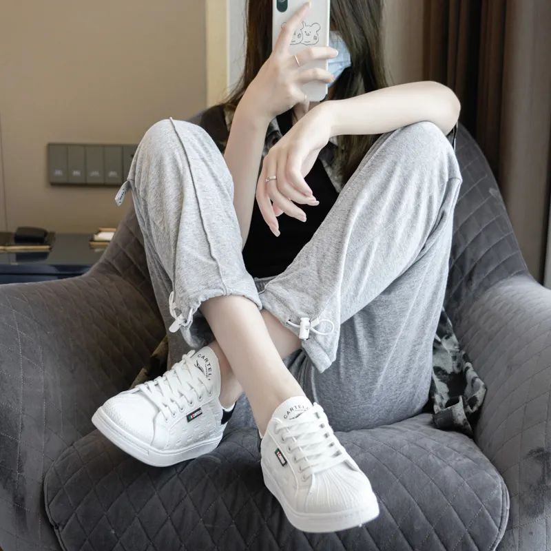 小白鞋脏了刷不下来有什么小妙招,小白鞋很脏怎么清洗没有白醋