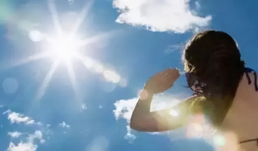 红斑丘疹与脂溢性皮炎,过敏性皮炎干燥起皮怎么办