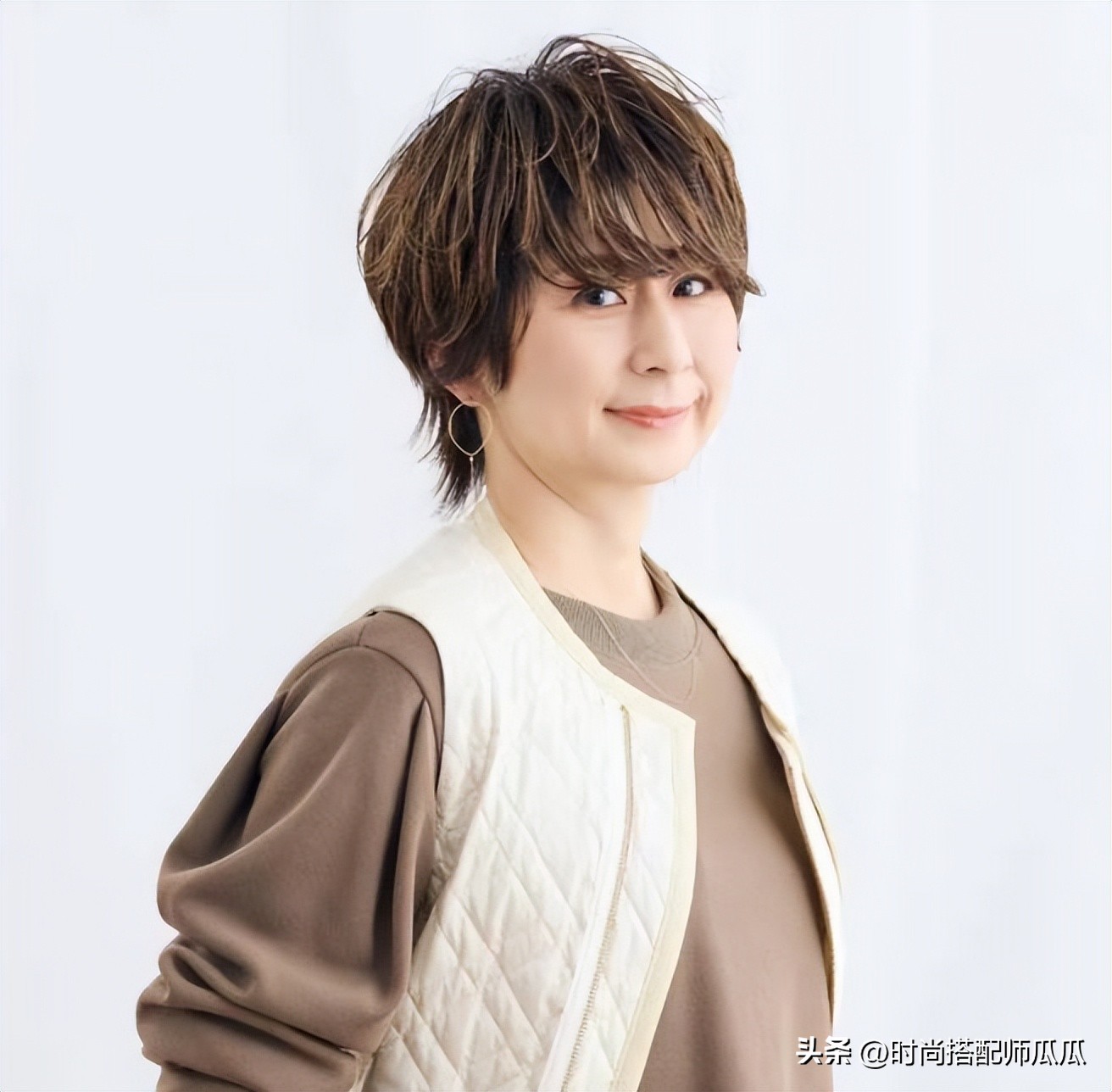 女生头发太多理什么短发减龄,女士短发越短越好