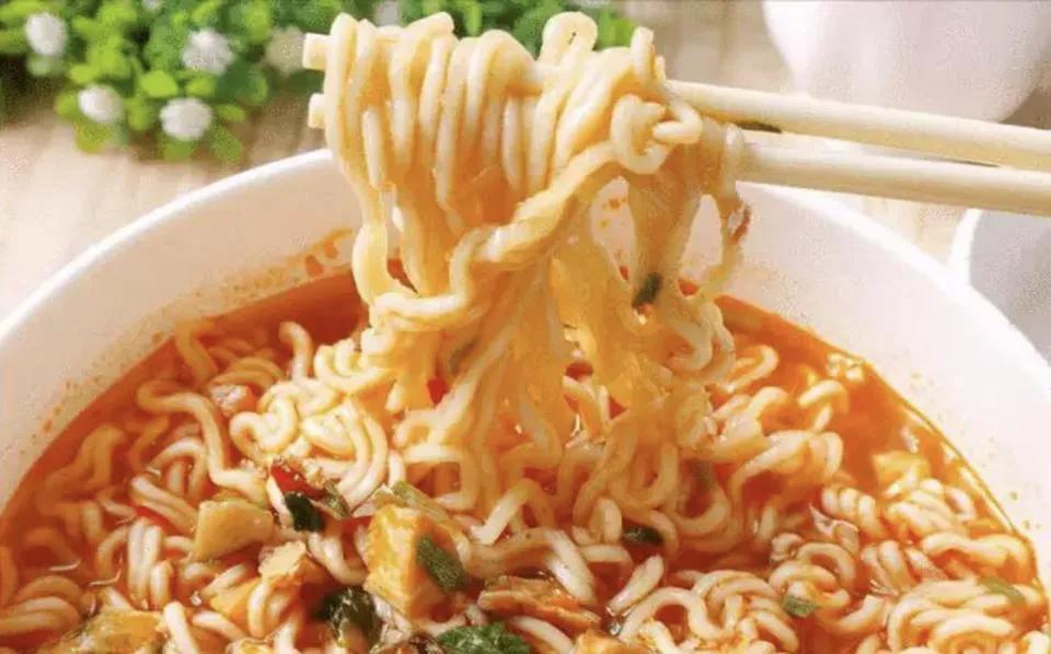 疫情之下，方便面折射出来的人性