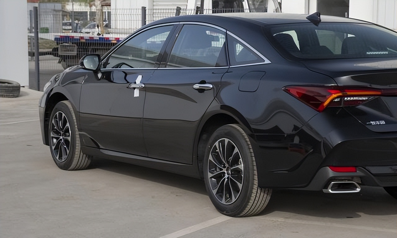 丰田亚洲龙混动车主真实感受,丰田亚洲龙2.5l油耗车主真实油耗