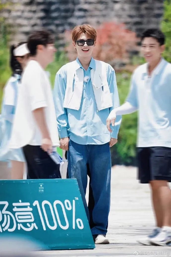 入秋穿搭牛仔马甲,适合秋日穿搭的马甲