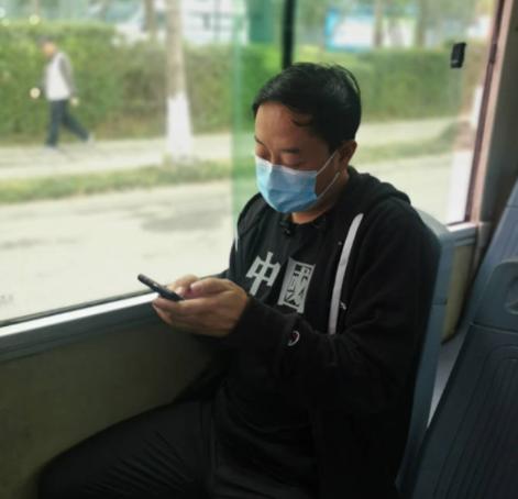 网红交警谭乔名场面,拯救无数司机的“网红交警”谭乔