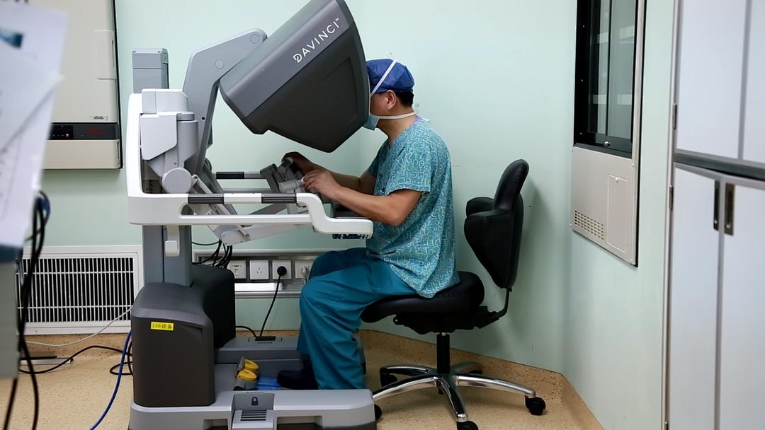 第一医院达芬奇机器人,中国第一例达芬奇机器人手术