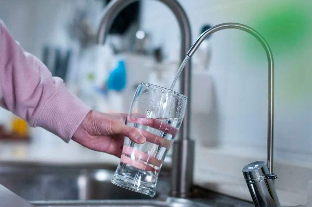 家庭用自来水安装净水器,家用自来水有必要安装净水器吗