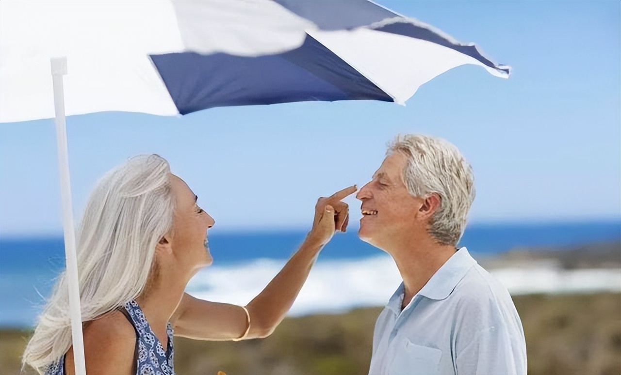 红霉素软膏祛老年斑小妙招,红霉素软膏原来是老年斑克星