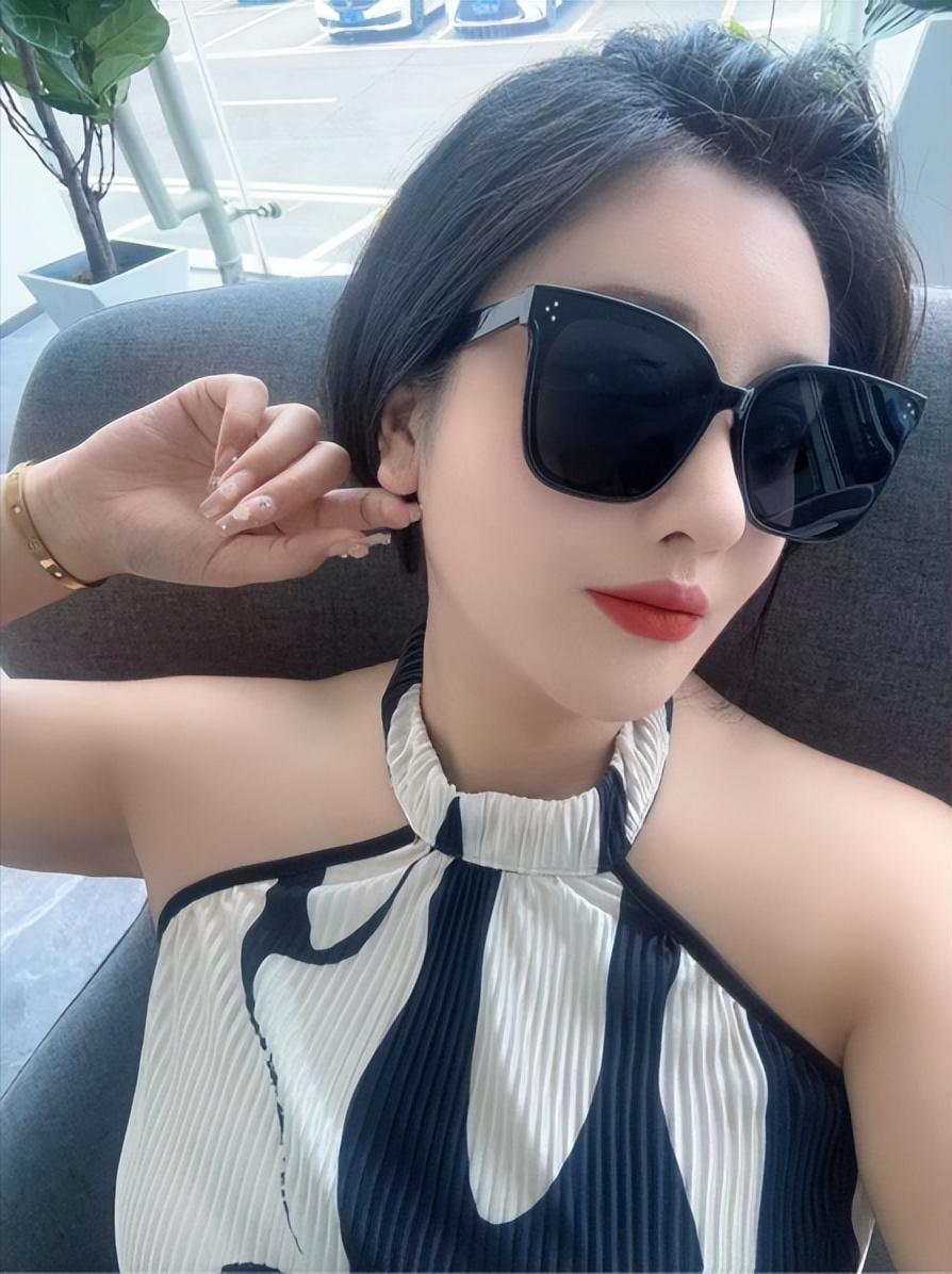 我山东姑娘,体重170,曾因胖被人诋毁,今靠身材挣钱,日入3000