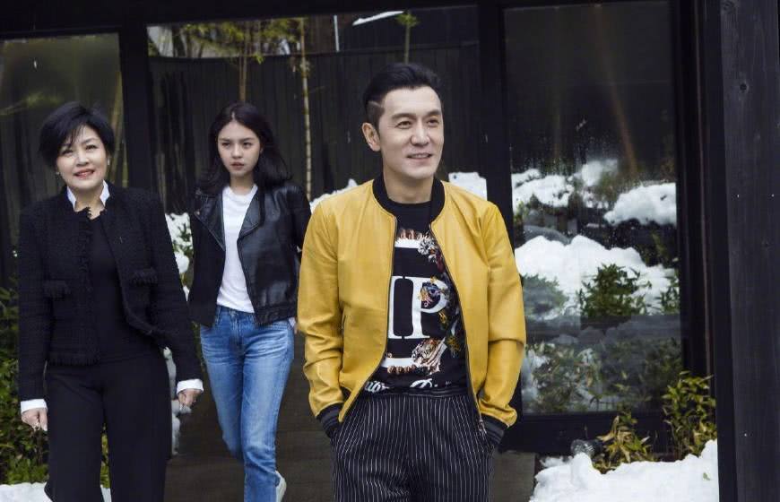 哈文悼念李咏完整版,李咏离开已经两年哈文过得还好吗