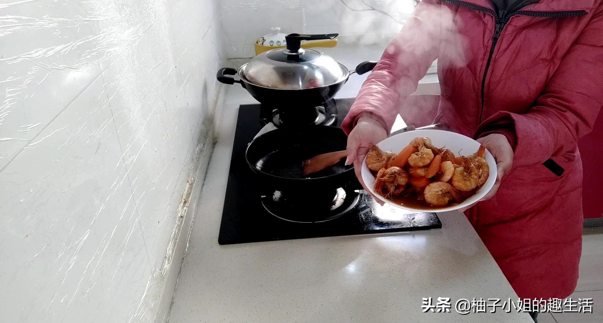 胡萝卜炒基围虾最正宗的做法,胡萝卜炒基围虾的做法儿童