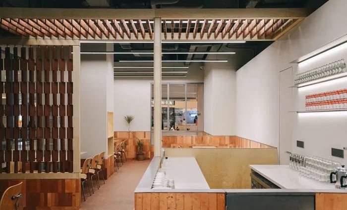 上海探店好吃不贵,探店上海和平饭店一桌子菜