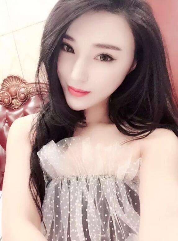 抖音90后网红富婆、日常养豹、出行包专机、到底是一种什么体验？