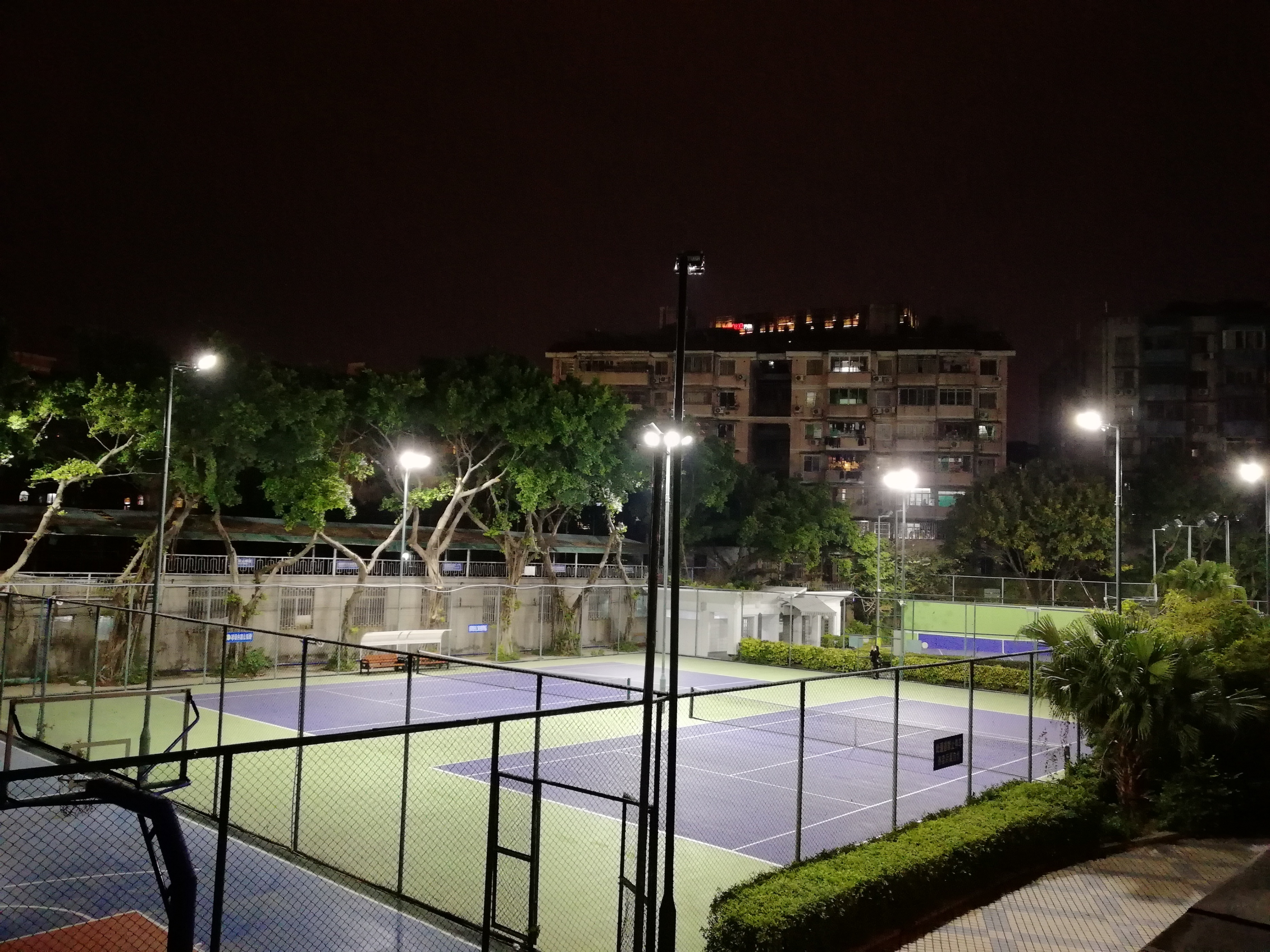 网球场照明用什么灯,网球场灯