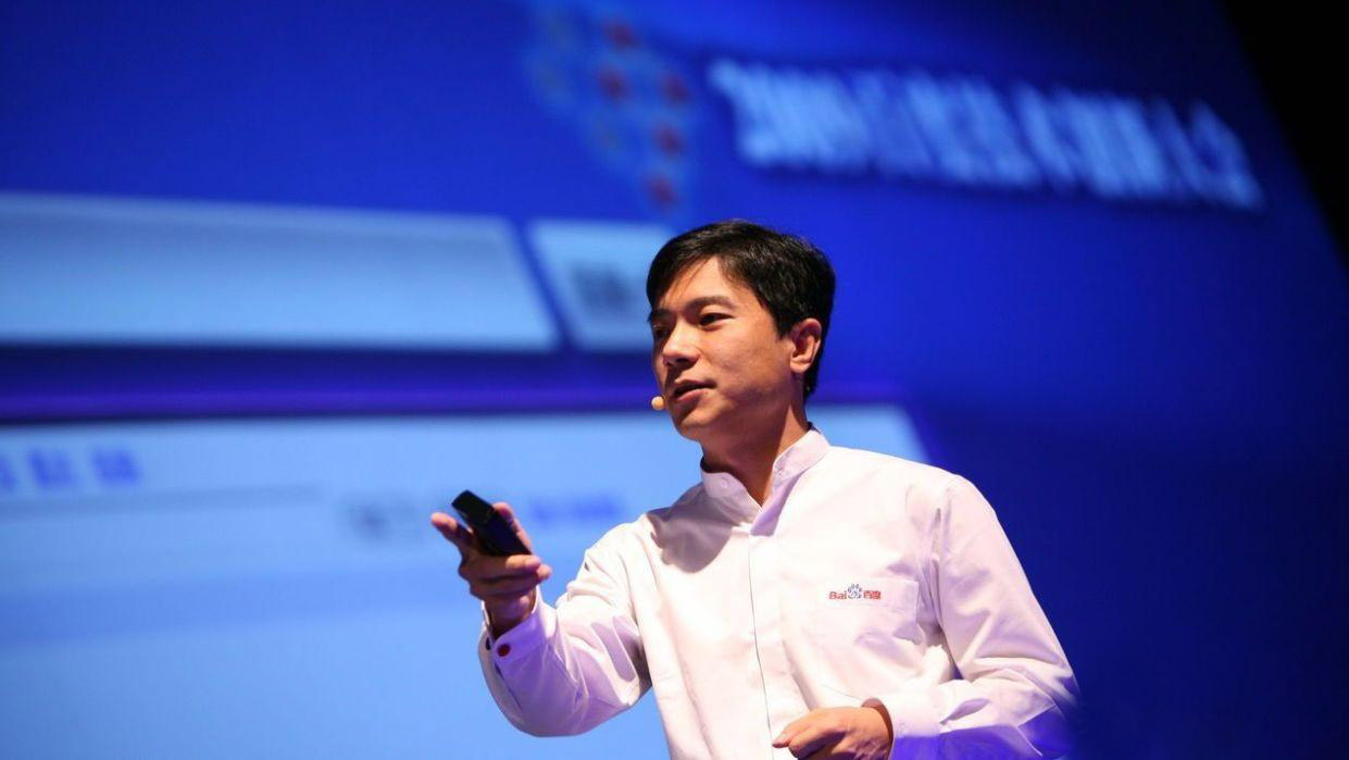 与谷歌分庭抗礼，投入超1000亿研发AI，百度李彦宏到底有何本事