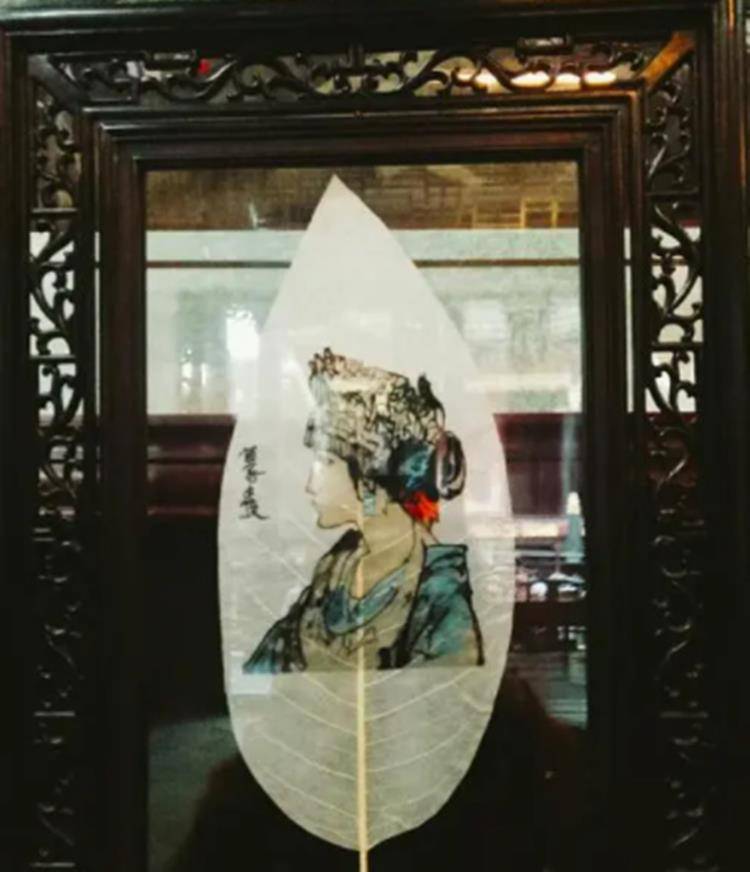 2013年，贵州女子把一片“树叶”卖到7000元，靠树叶年赚上千万