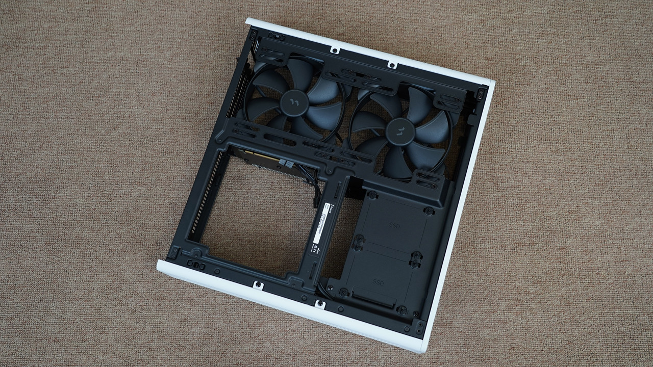 我骗媳妇说这是大号路由器，偷偷打造了一台高颜值ITX主机