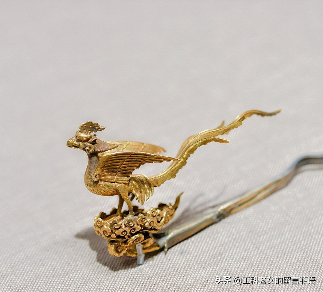 首博：流光溢彩的辽代金银器