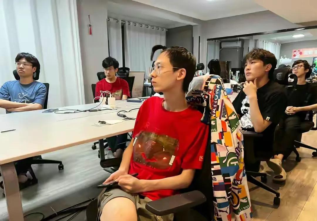 骚白跟张大仙关系,骚白把lgd收购了吗