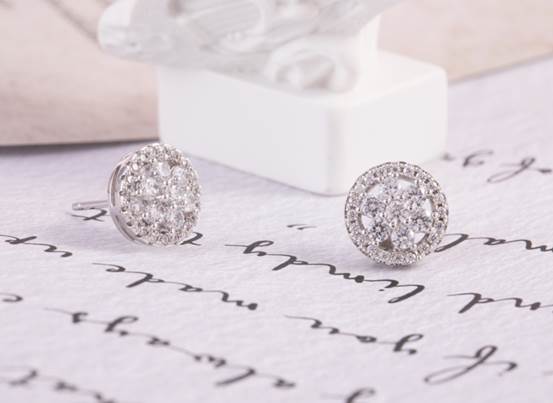 裴秀智在安娜里的穿搭,裴秀智耳环搭配