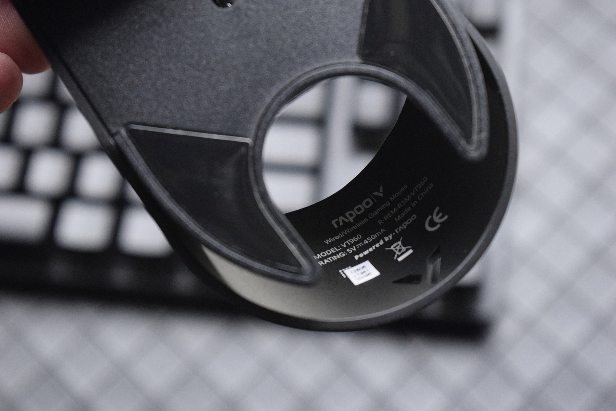 雷柏v500pro红轴键盘测评紫色,让游戏更自由雷柏v500pro多模键盘