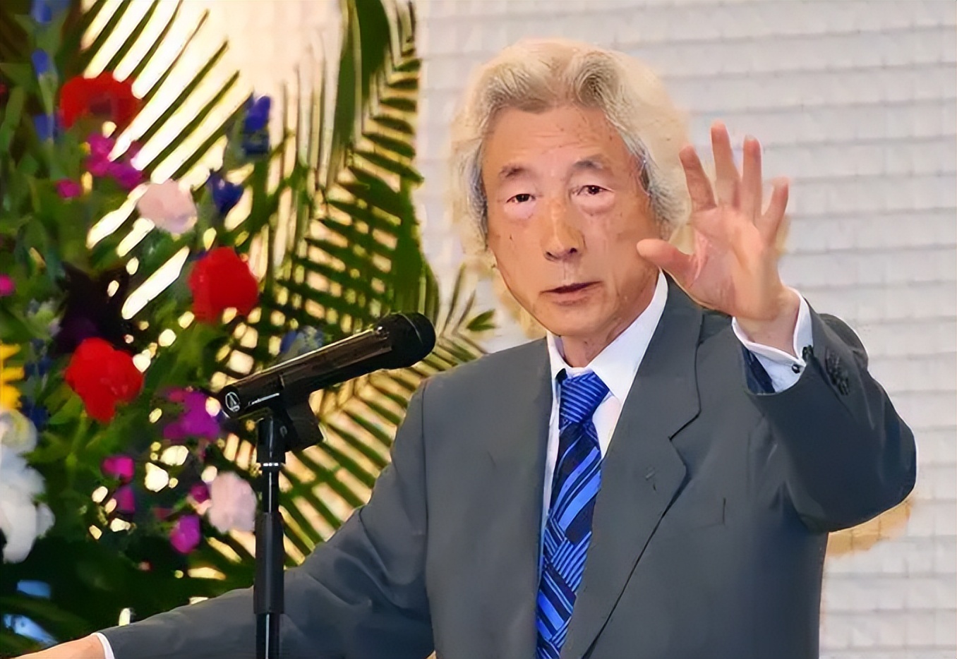 小泉纯一郎参观卢沟桥,小泉纯一郎2001年访华