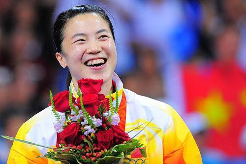 王楠患癌后丈夫的做法令网友泪目,王楠患癌却坚持两年退役为何