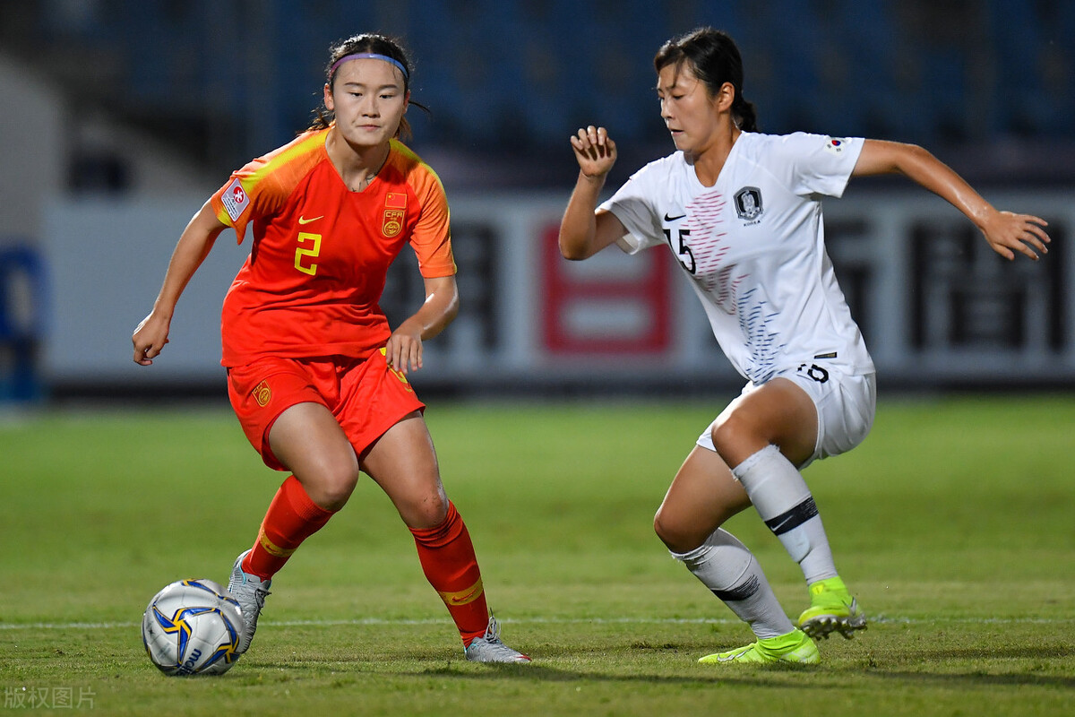 女足精神照亮前行之路,女足精神是永不言弃的拼搏精神