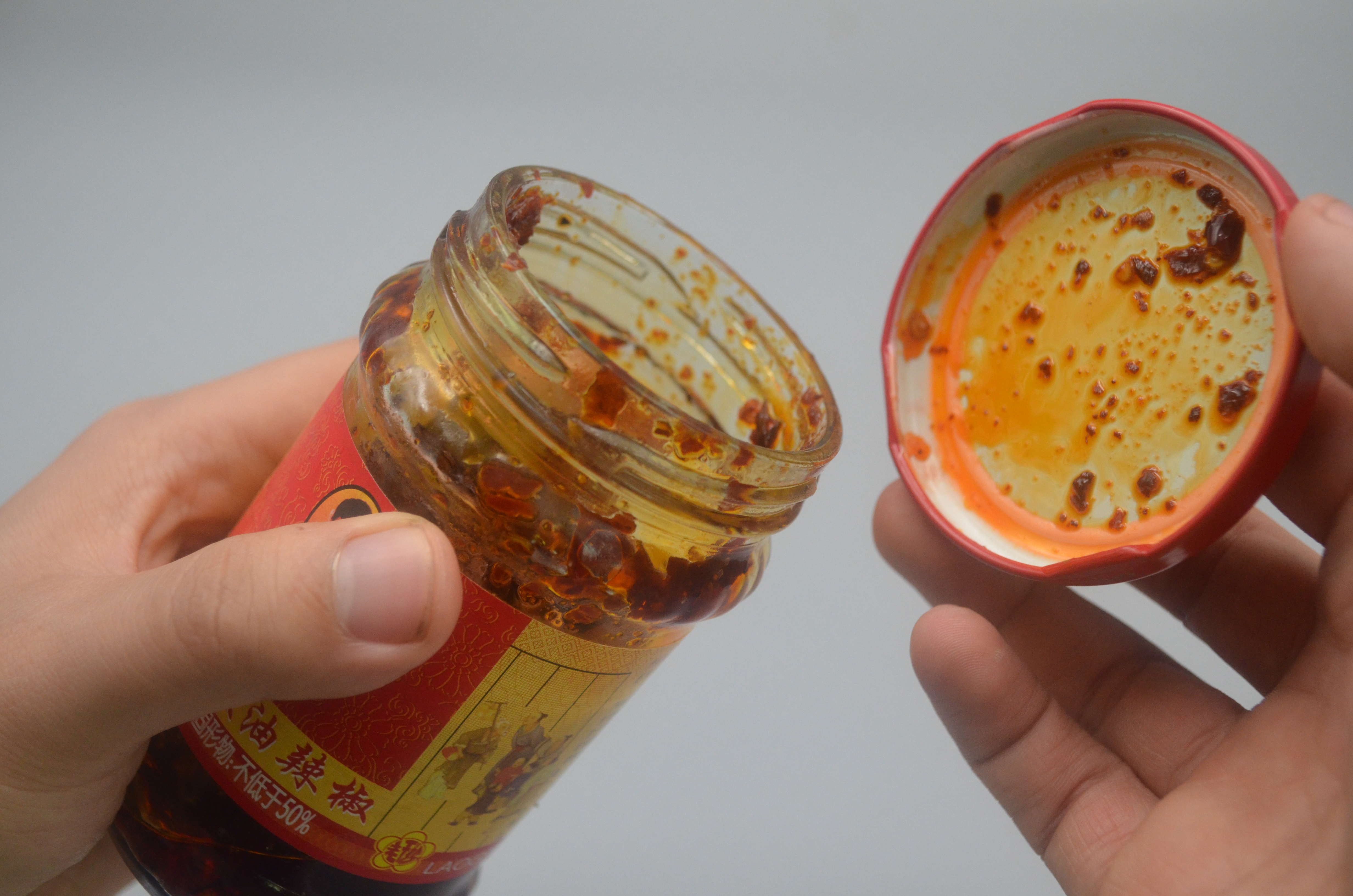 罐头瓶盖有个小机关,罐头瓶上有个小机关怎么开