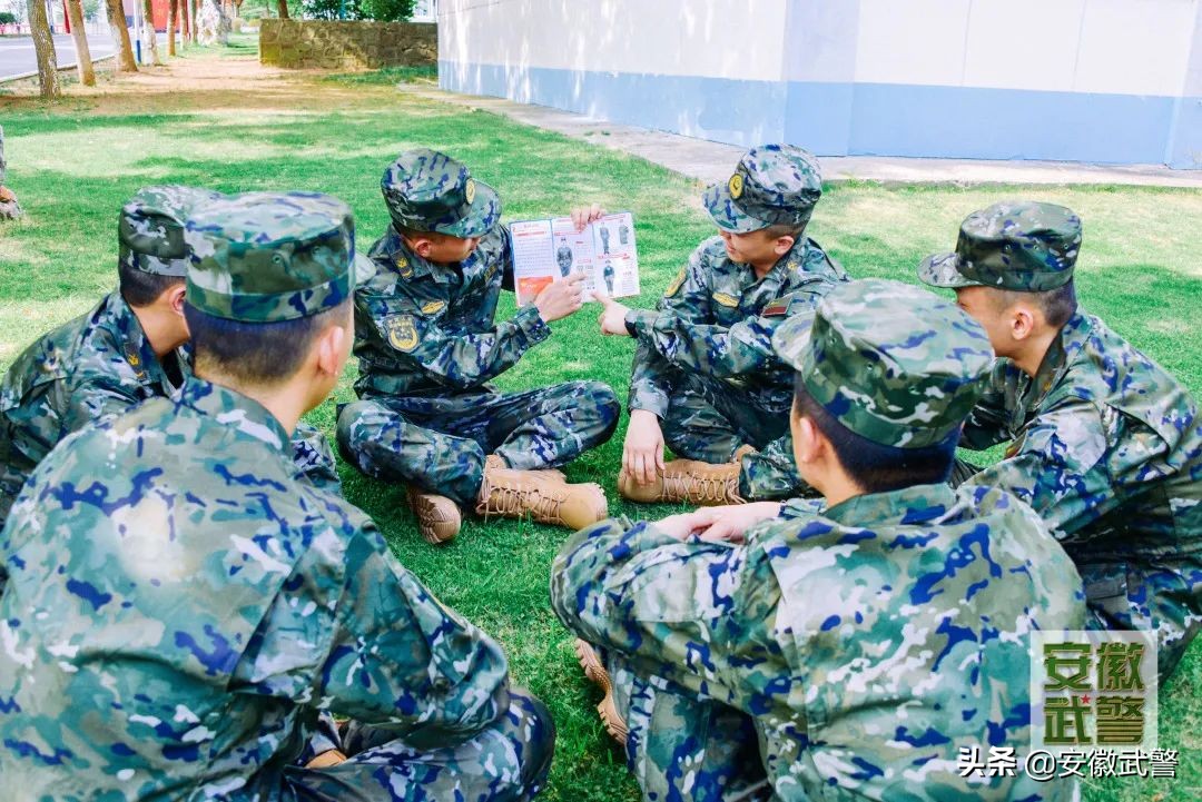 21款武警作训服细节,中国人民武装警察部队21式作训服