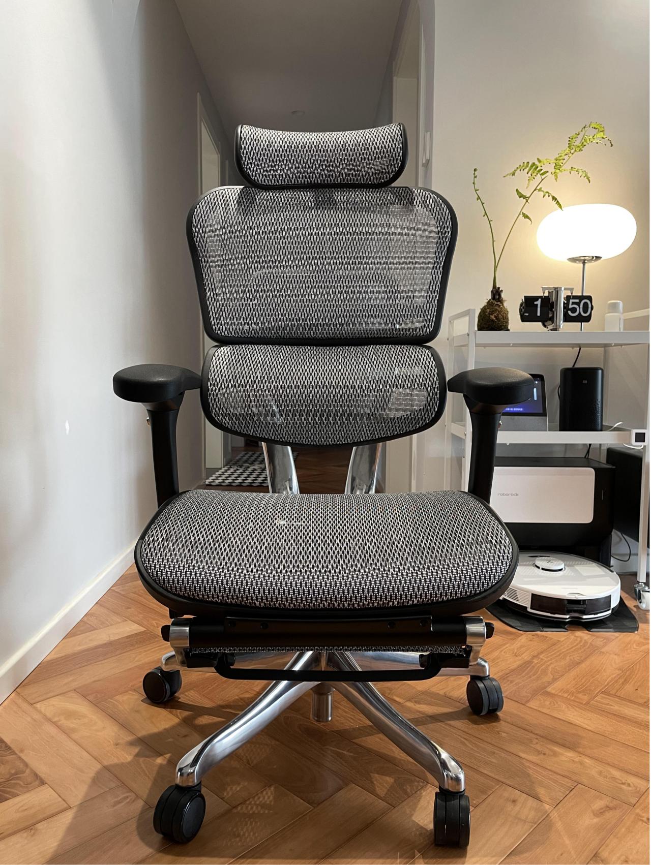 晒晒居家办公的电脑桌,晒晒我的居家办公环境