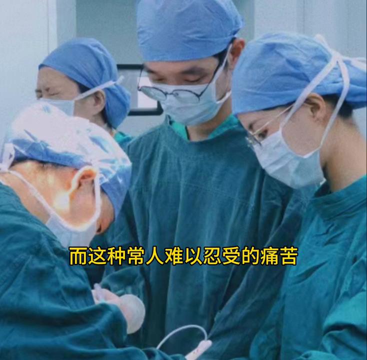 男子手掌被砸碎强忍不哭,男子手掌被千斤顶砸碎震惊医生