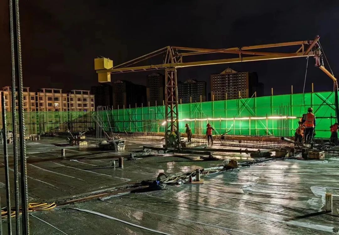 昆明三博脑科新院区项目顺利封顶，小综合大专科特*医色**院蓄势待发