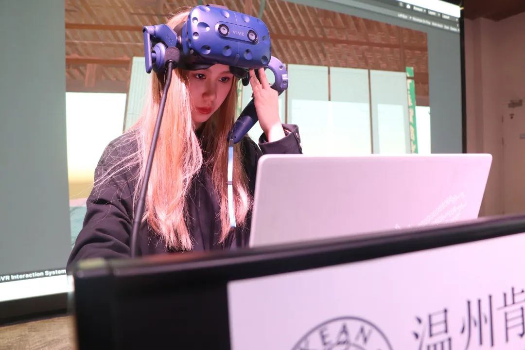 梅雨曦：视传专业第一名，一个宝藏艺术女孩的温肯四年