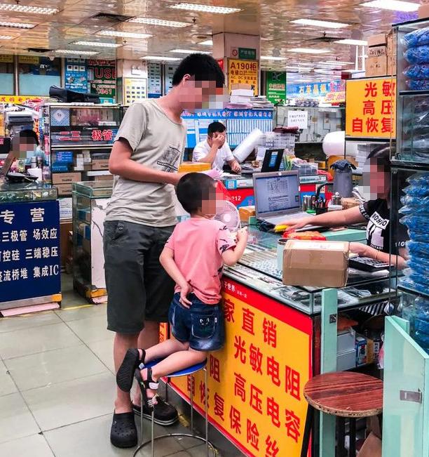 华强北仿制出来的各种山寨机,华强北的山寨机在几楼