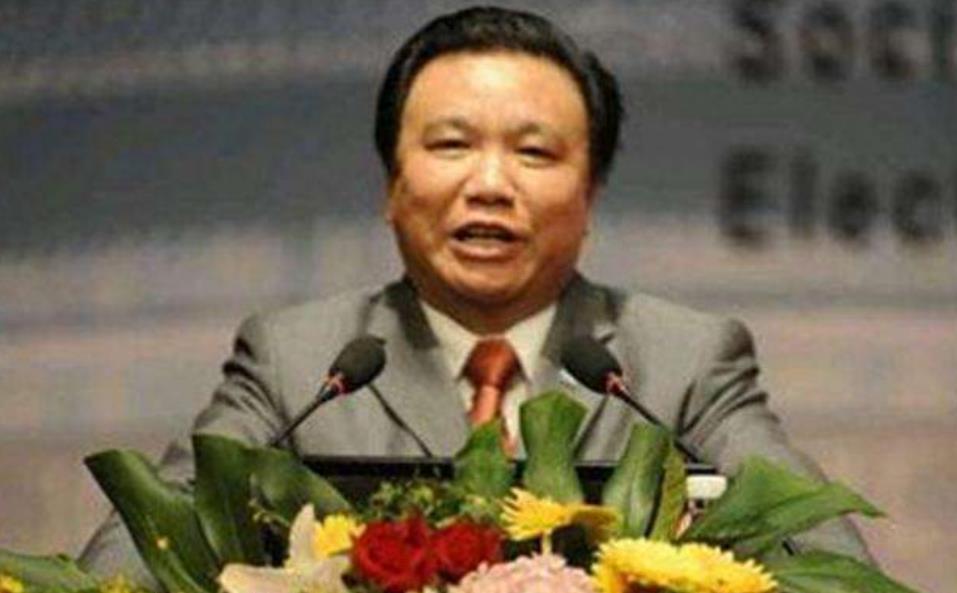 华人富豪捐了300亿给美国,11年前向美国捐款