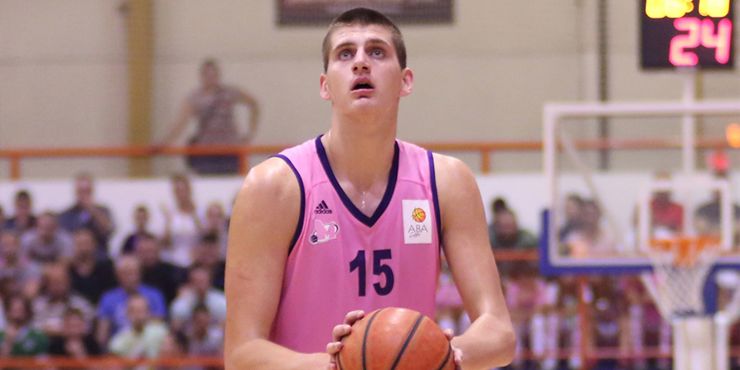 尼古拉约基奇有多全能,尼古拉约基奇脚步集锦