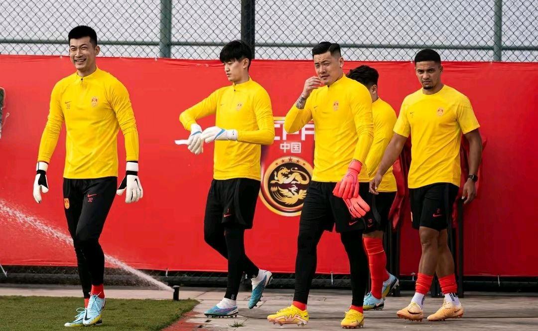 国足最强阵容预测：武磊领衔谢鹏飞杨立瑜或助国足一臂之力