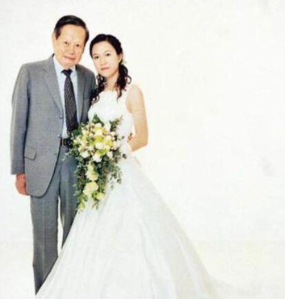 杨振宁教授和翁帆生活照,关于杨振宁教授与翁帆是否有孩子