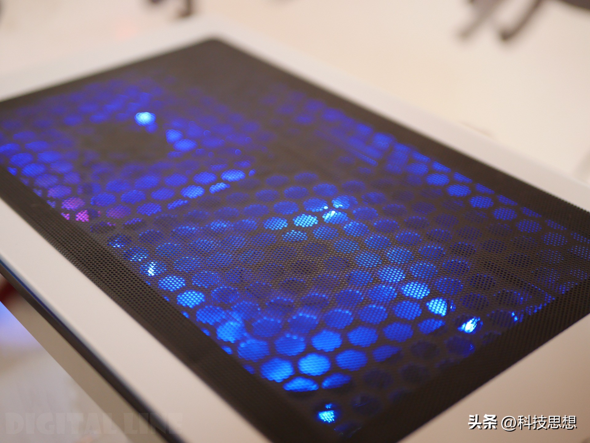 上手体验TtSmart彩色电源,一起来看看