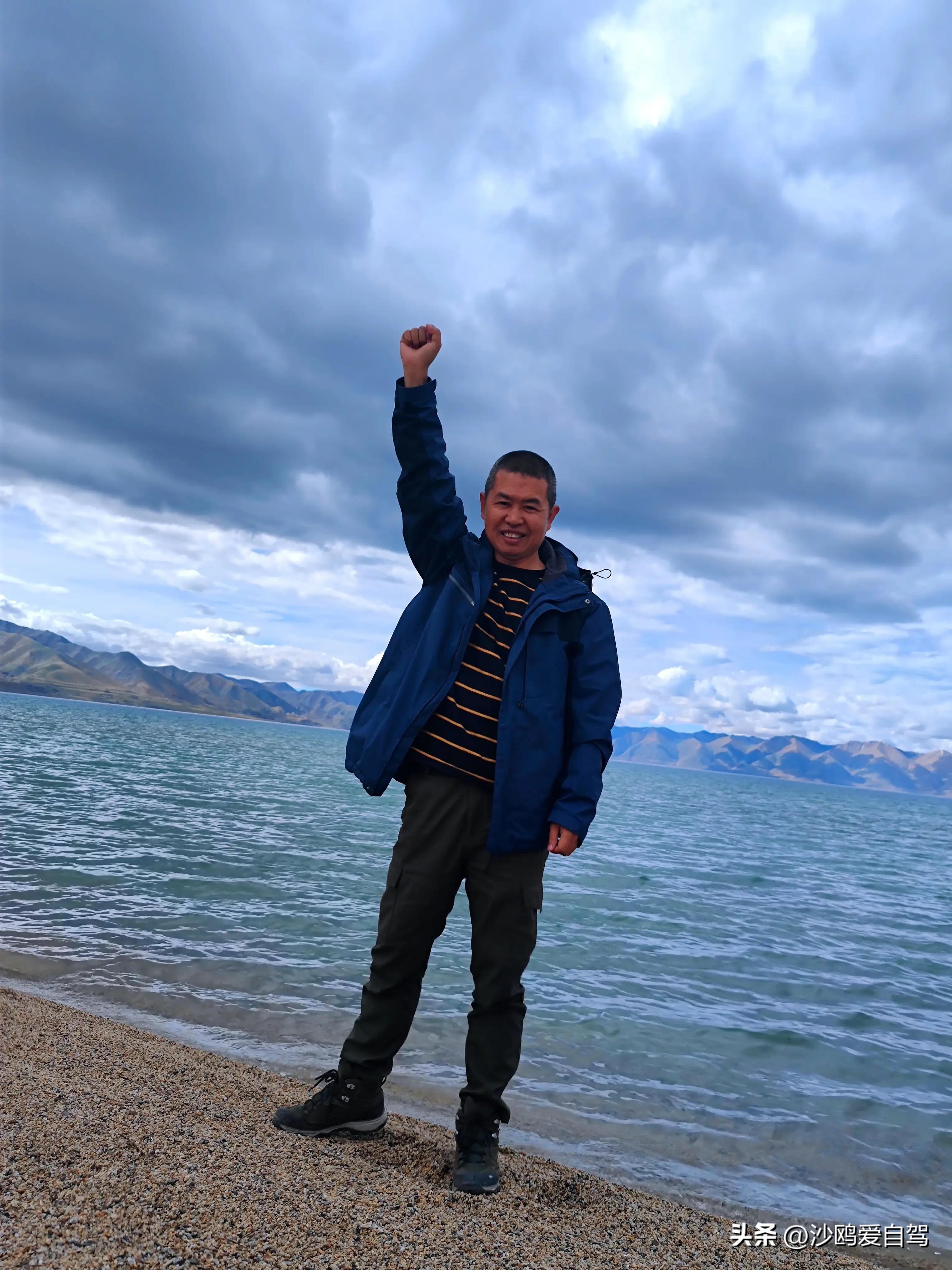 自驾四进*藏西***疆新**第12天:人在囧途:当惹雍措圣湖边陷车,轮胎鼓包