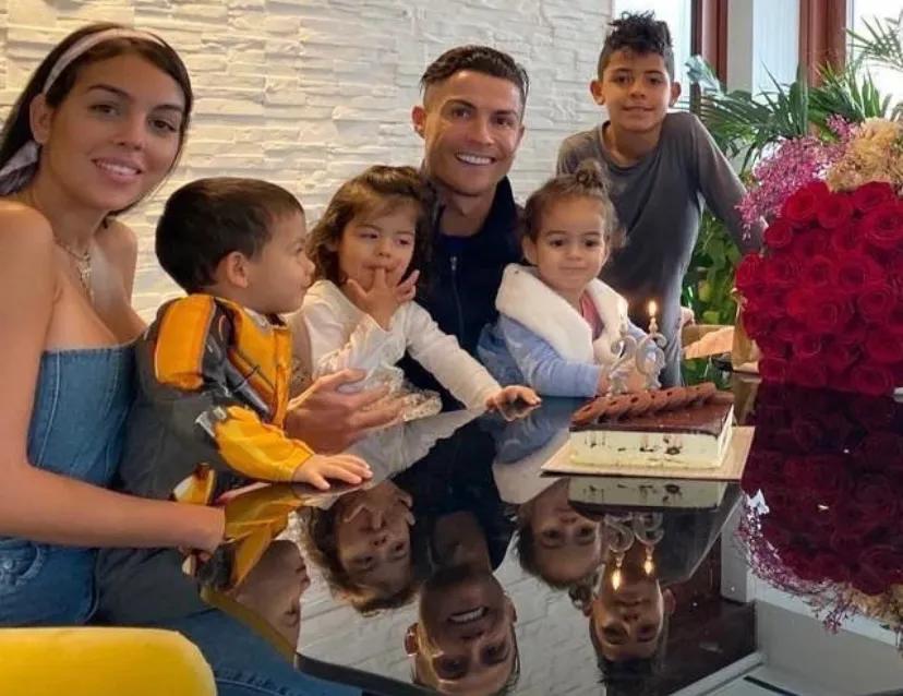 c罗到底有没有私人豪宅,c罗上亿豪宅究竟有多壕