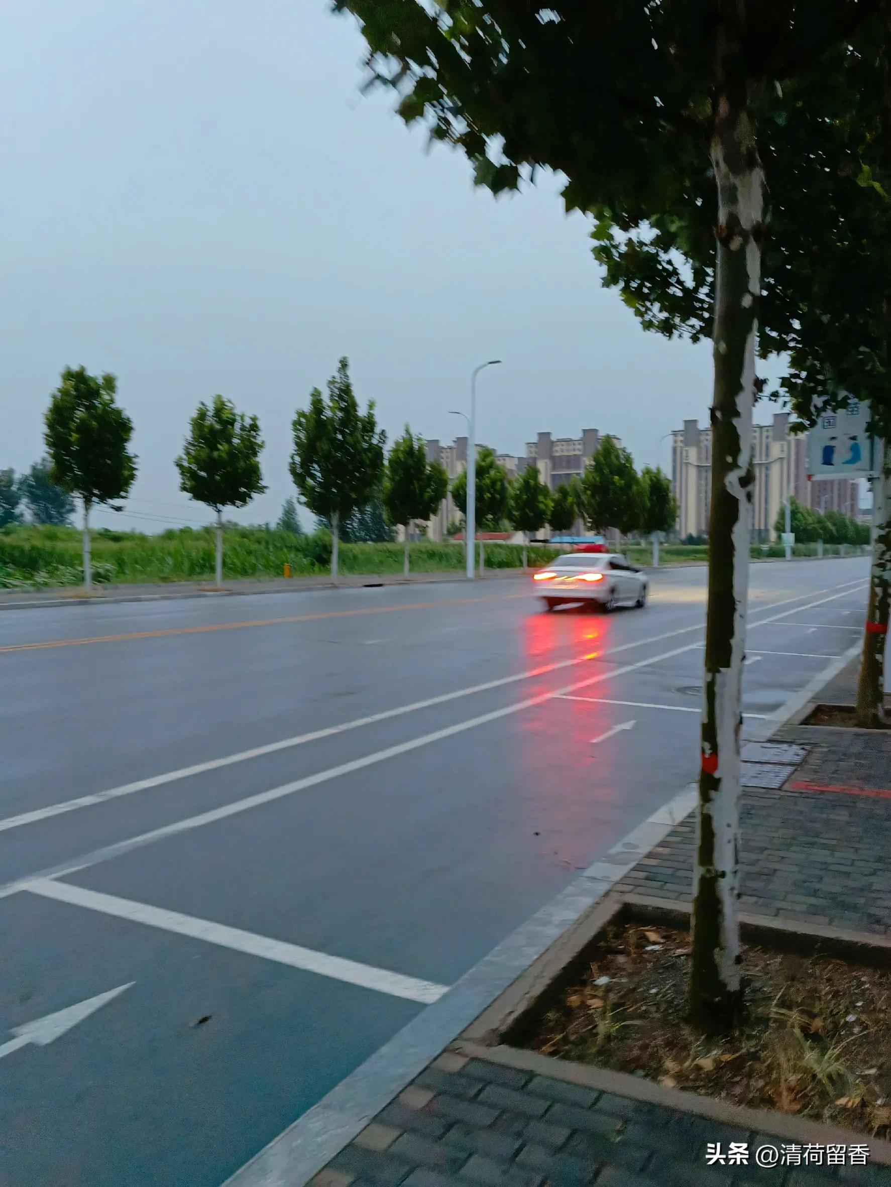 鏁ｆ枃闅忕瑪鍚洦,鏁ｆ枃闆ㄦ櫒