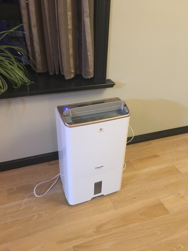 回南天衣服晾了一个星期终于臭了,阴雨天衣服晾不干小妙招