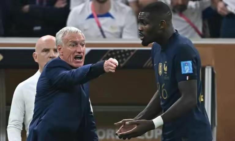 世界杯：法国输球之后抓内鬼？白人球员分功劳，黑人球员遭辱骂