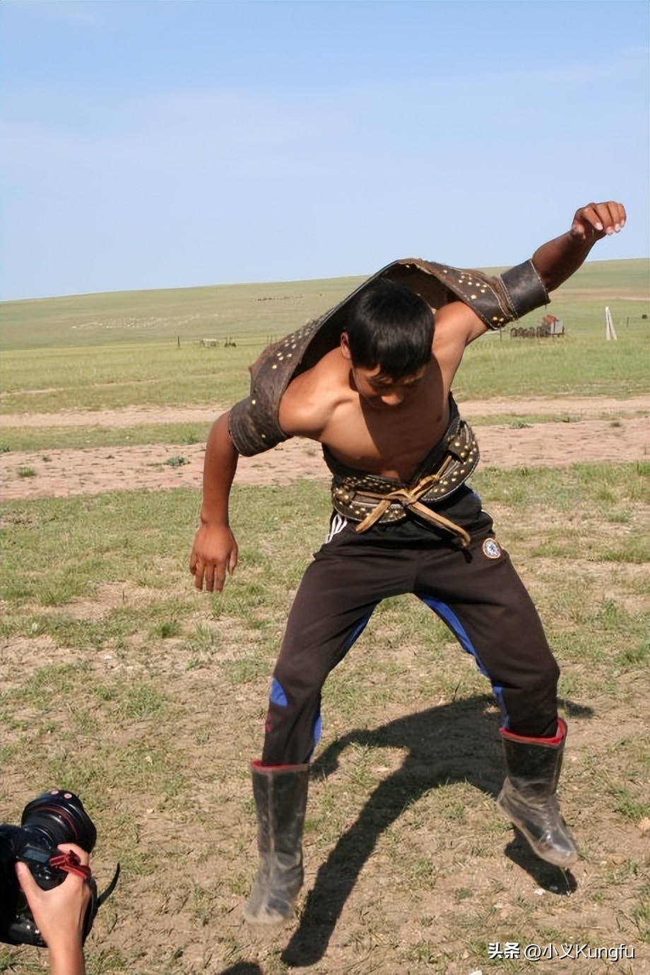 防身最实用的是散打还是摔跤,女生学摔跤防身技巧有哪些