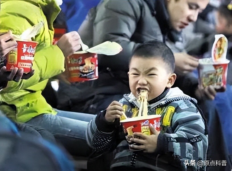添加剂最多的十大零食，你还在给孩子买吗？
