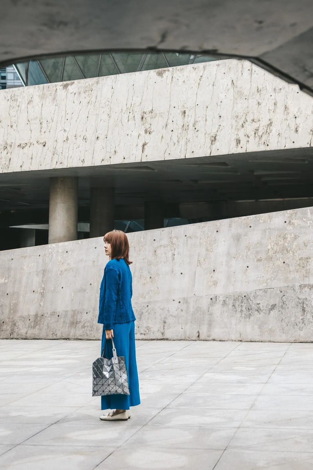 广州第①家「三宅一生」揭幕，这些超火单品拉满秋冬氛围感