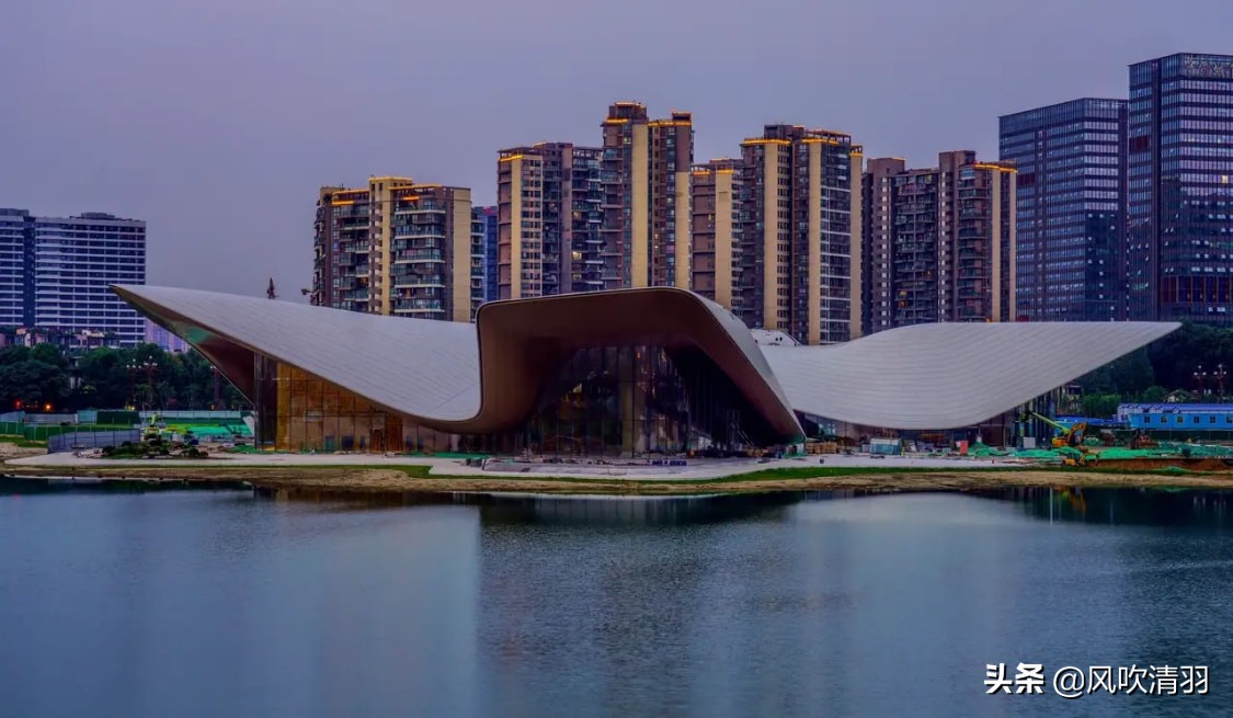 成都各区县人均GDP最新排名，第一名高新区近20万元，郫都垫底？