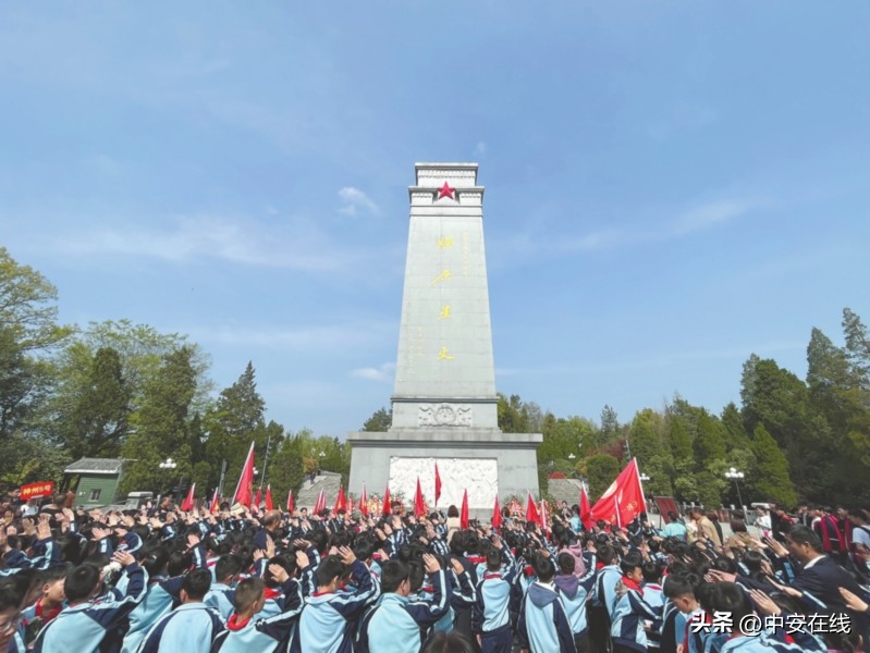 天地无极人间有情,天地清明心灵澄澈