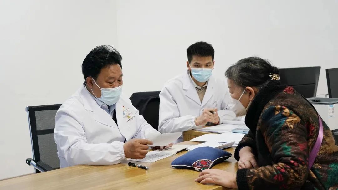 今天，南明区中医医院正式试营业！